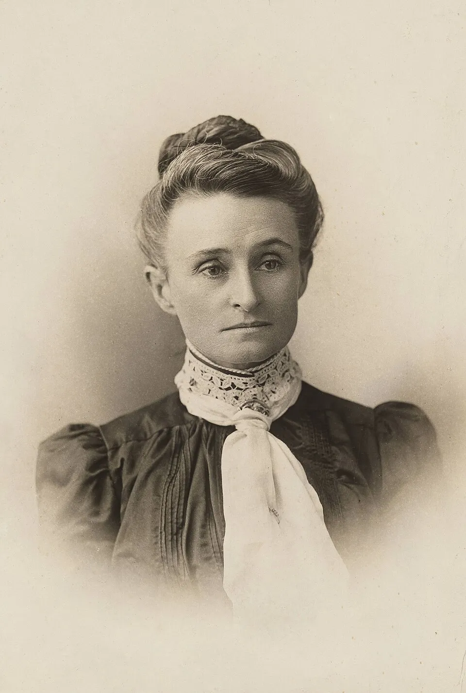 A photo of a woman